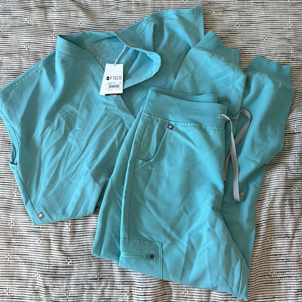 Figs scrubs